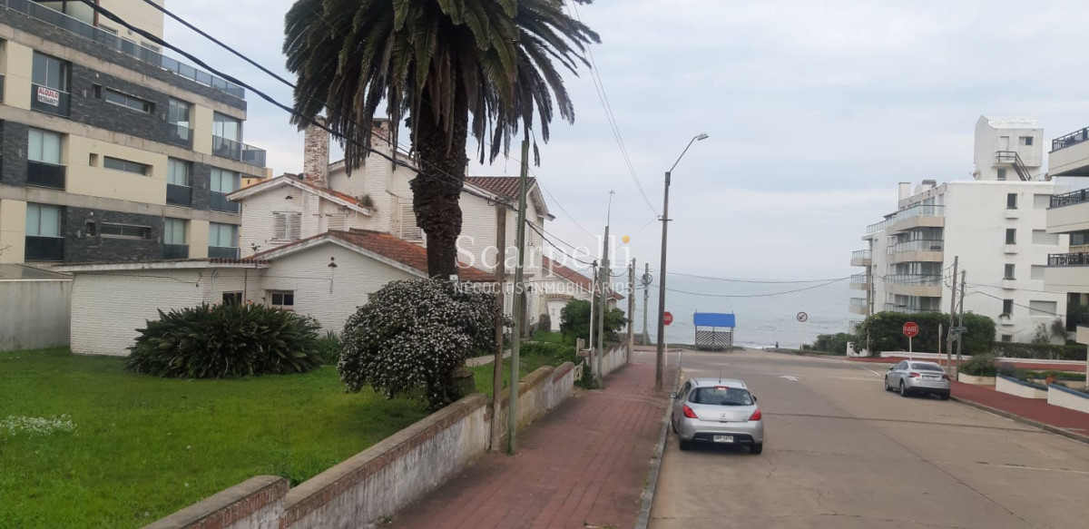 Terreno ID.23971 - Atención Inversores/Desarrolladores: En Plena Península: Padrón esquina a  muy pocos mts. de la Brava y El Emir : + 800 m2 con vista al Mar