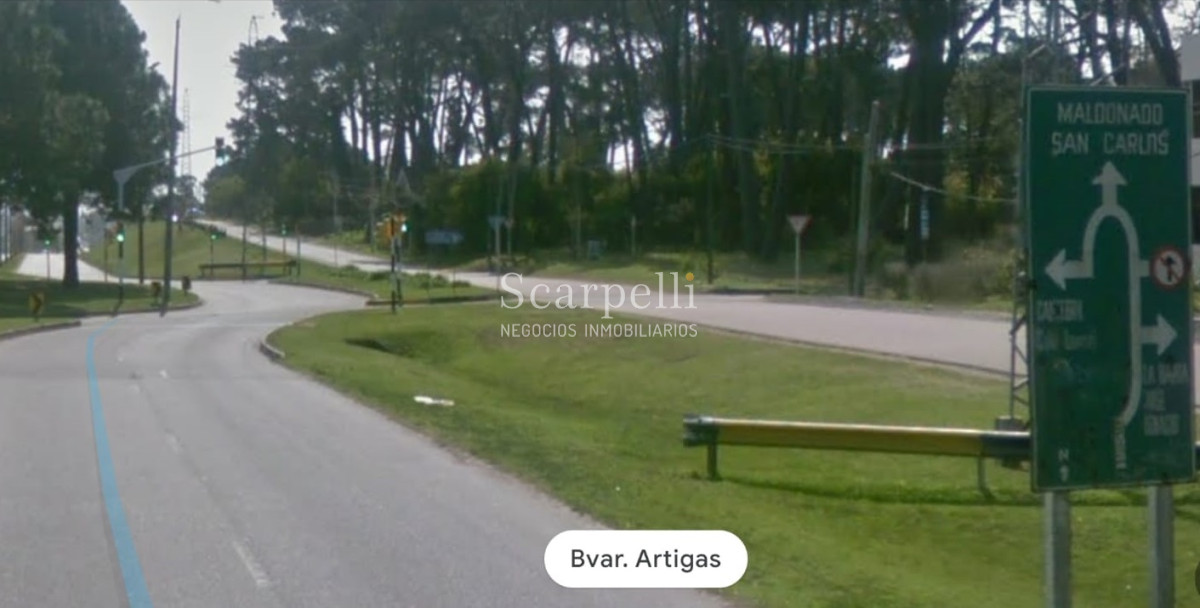 Terreno ID.28439 - 3 Interesantes Opciones de Terrenos muy bien Ubicados en Punta del Este: 31 Mansa, Jardines de Córdoba & Golf.-