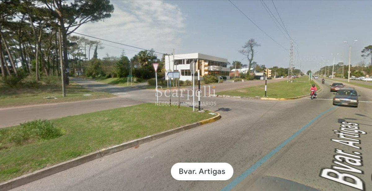 Terreno ID.28439 - 3 Interesantes Opciones de Terrenos muy bien Ubicados en Punta del Este: 31 Mansa, Jardines de Córdoba & Golf.-