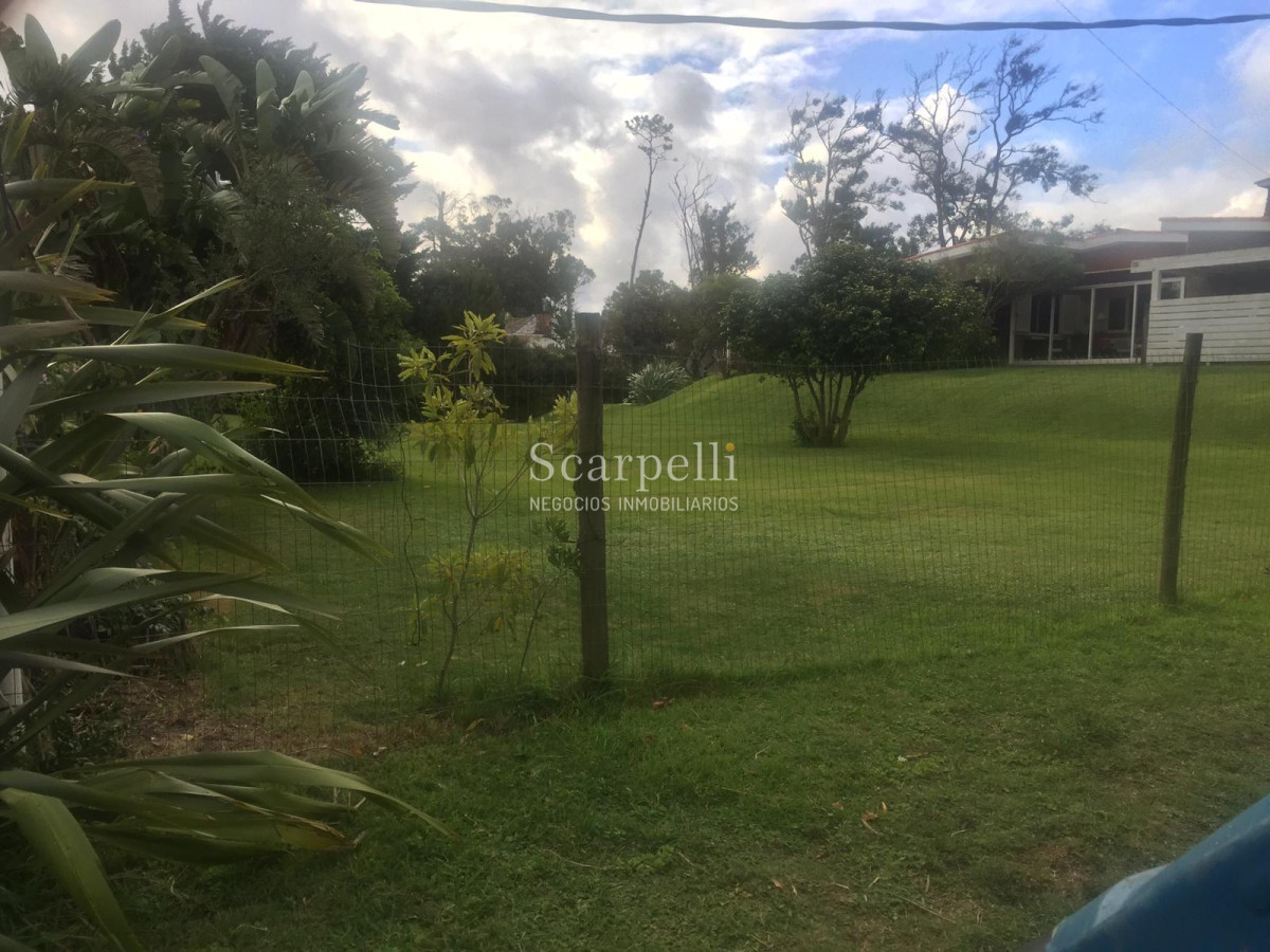 Terreno ID.28439 - 3 Interesantes Opciones de Terrenos muy bien Ubicados en Punta del Este: 31 Mansa, Jardines de Córdoba & Golf.-