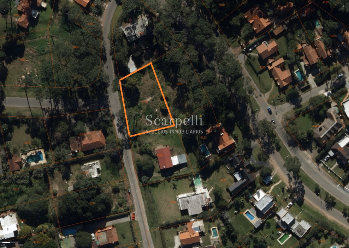 Terreno ID.28439 - 3 Interesantes Opciones de Terrenos muy bien Ubicados en Punta del Este: 31 Mansa, Jardines de Córdoba & Golf.-