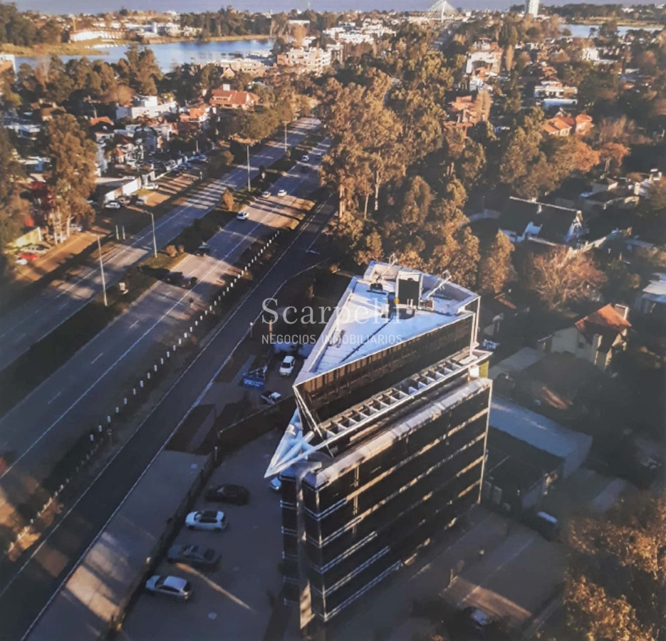 Oficina ID.14159 - Alquiler de Oficinas Multi-propósito próximo a Aeropuerto, Centro Comercial Geant y a pocos metros del Nuevo Centro Comercial Parque Miramar