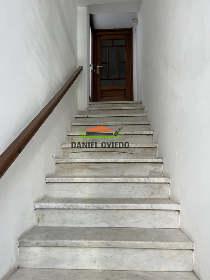 Apartamento ID.198 - Apartamento en venta de 4 dormitorios en Gral. Flores impecable estado.