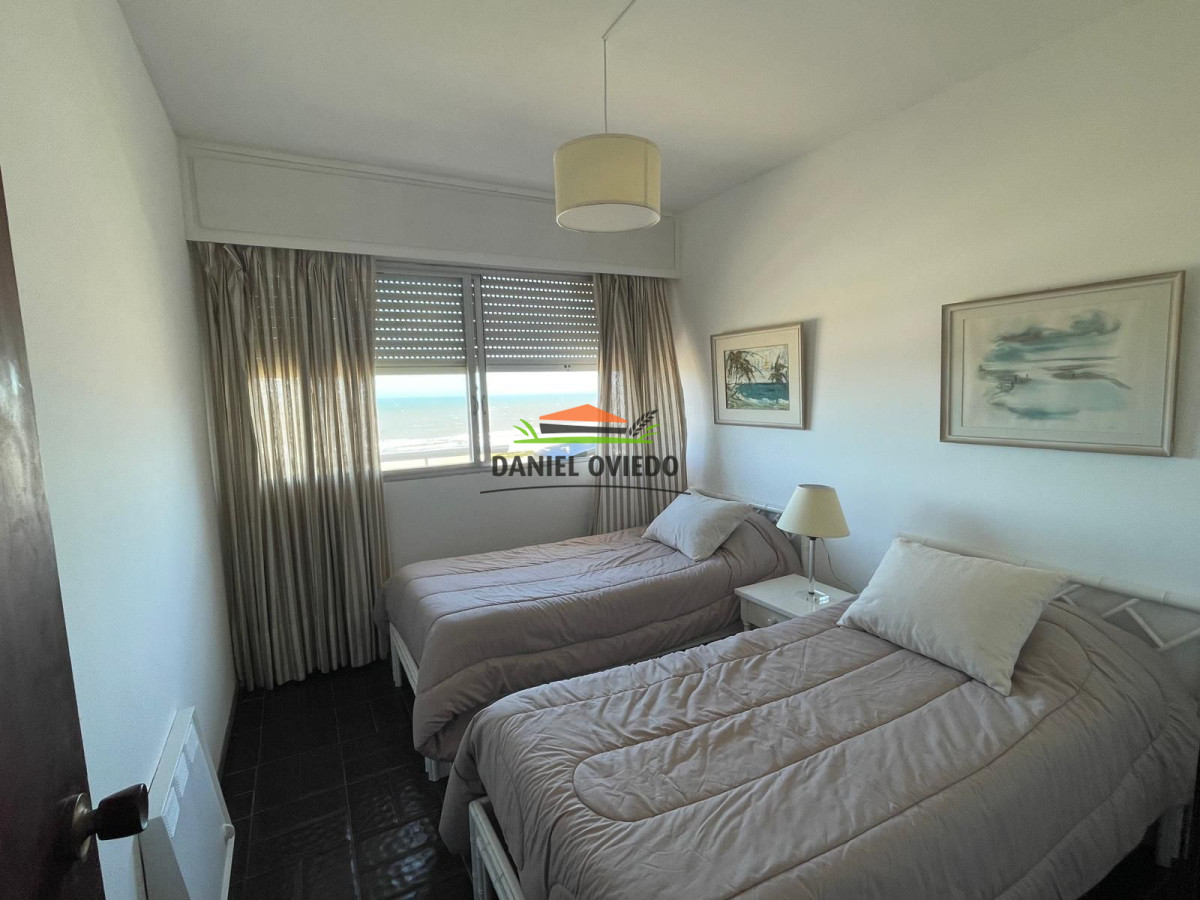 Apartamento ID.236 - Apartamento en venta con vista franca al mar, parada 1 Brava.