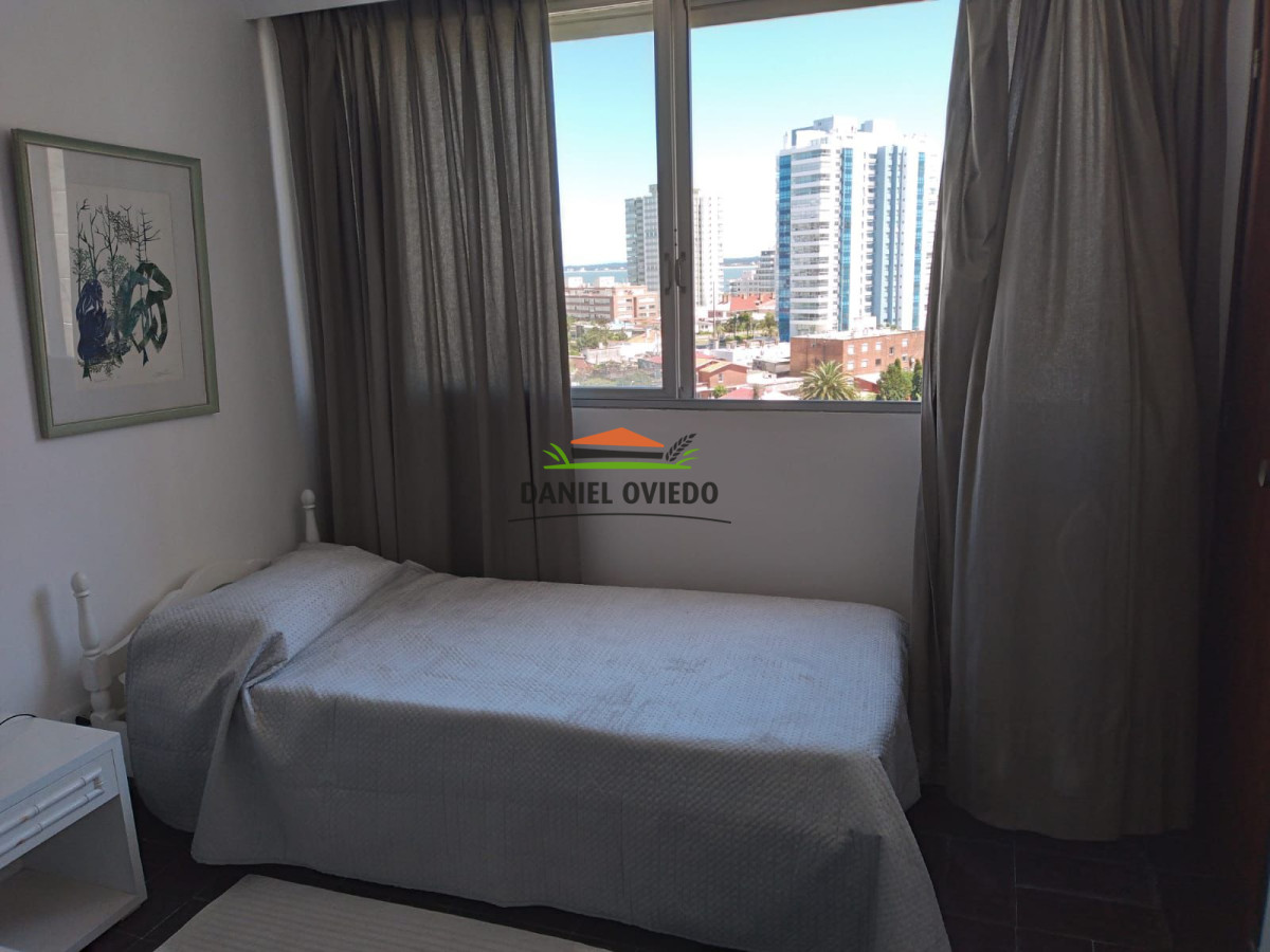 Apartamento ID.236 - Apartamento en venta con vista franca al mar, parada 1 Brava.