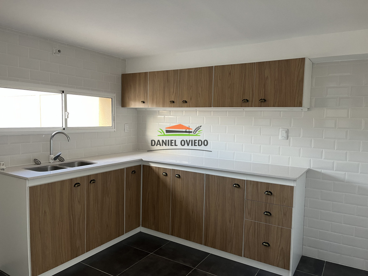 Apartamento ID.198 - Apartamento en venta de 4 dormitorios en Gral. Flores impecable estado.