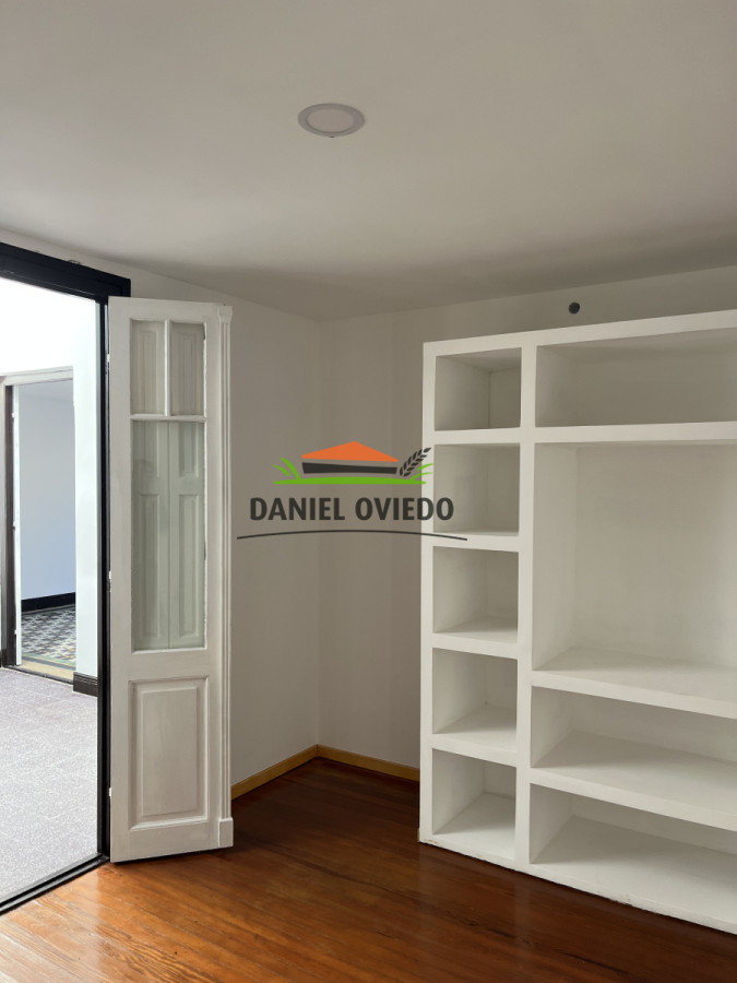 Apartamento ID.198 - Apartamento en venta de 4 dormitorios en Gral. Flores impecable estado.