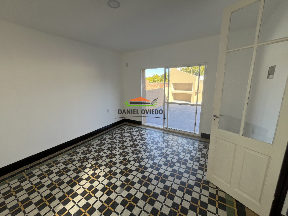 Apartamento ID.198 - Apartamento en venta de 4 dormitorios en Gral. Flores impecable estado.