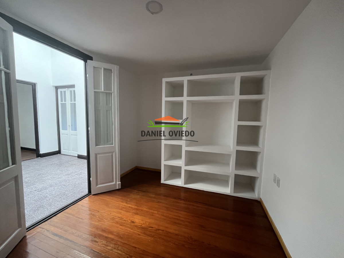 Apartamento ID.198 - Apartamento en venta de 4 dormitorios en Gral. Flores impecable estado.
