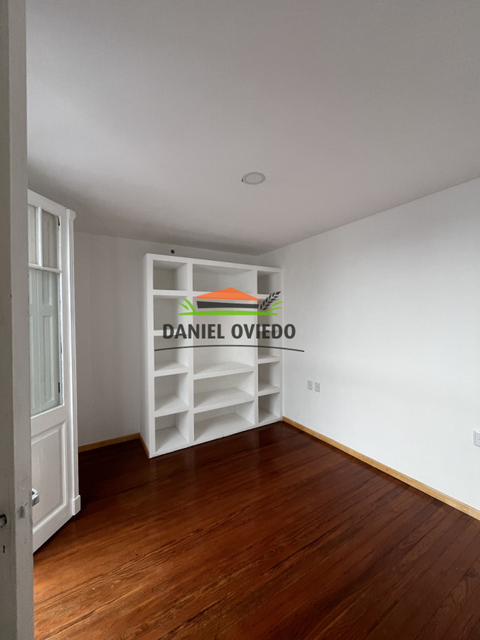 Apartamento ID.198 - Apartamento en venta de 4 dormitorios en Gral. Flores impecable estado.