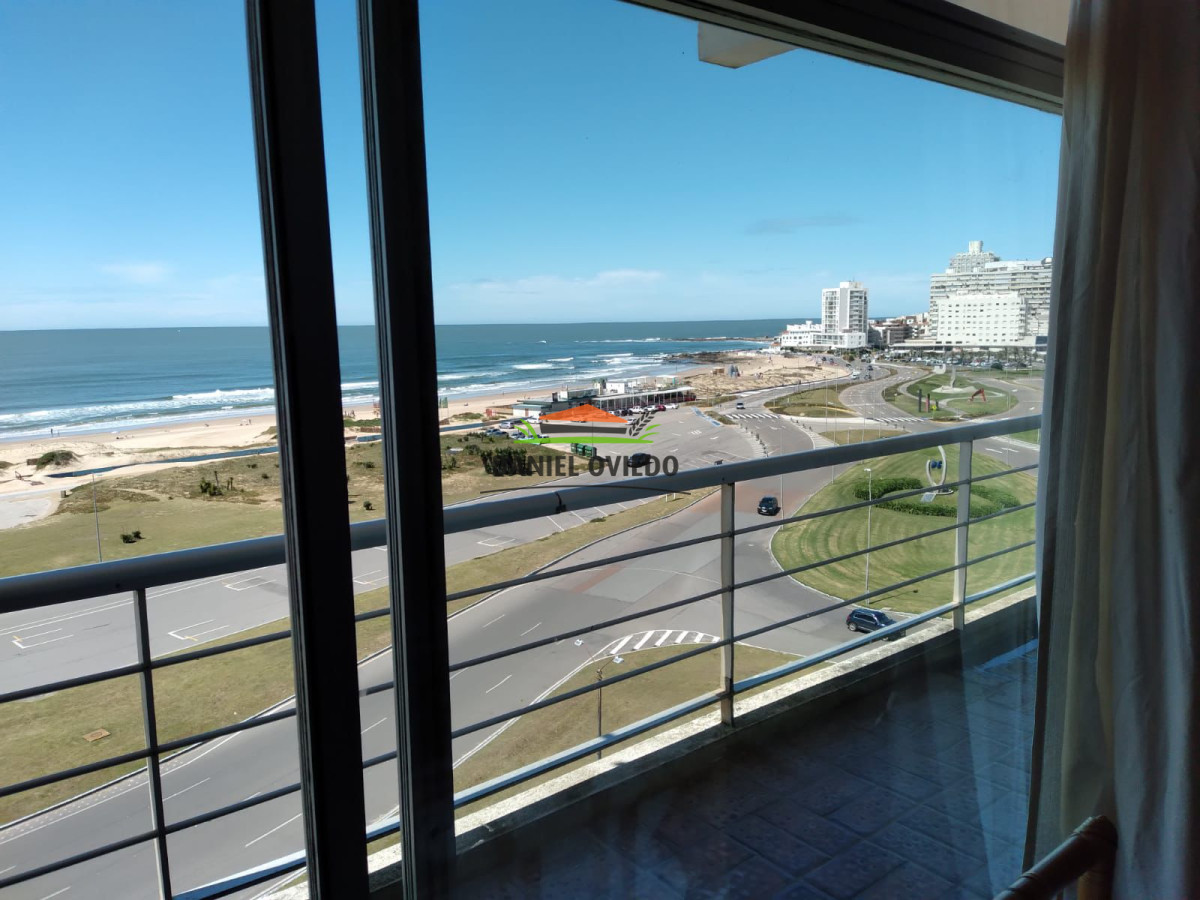 Apartamento ID.236 - Apartamento en venta con vista franca al mar, parada 1 Brava.