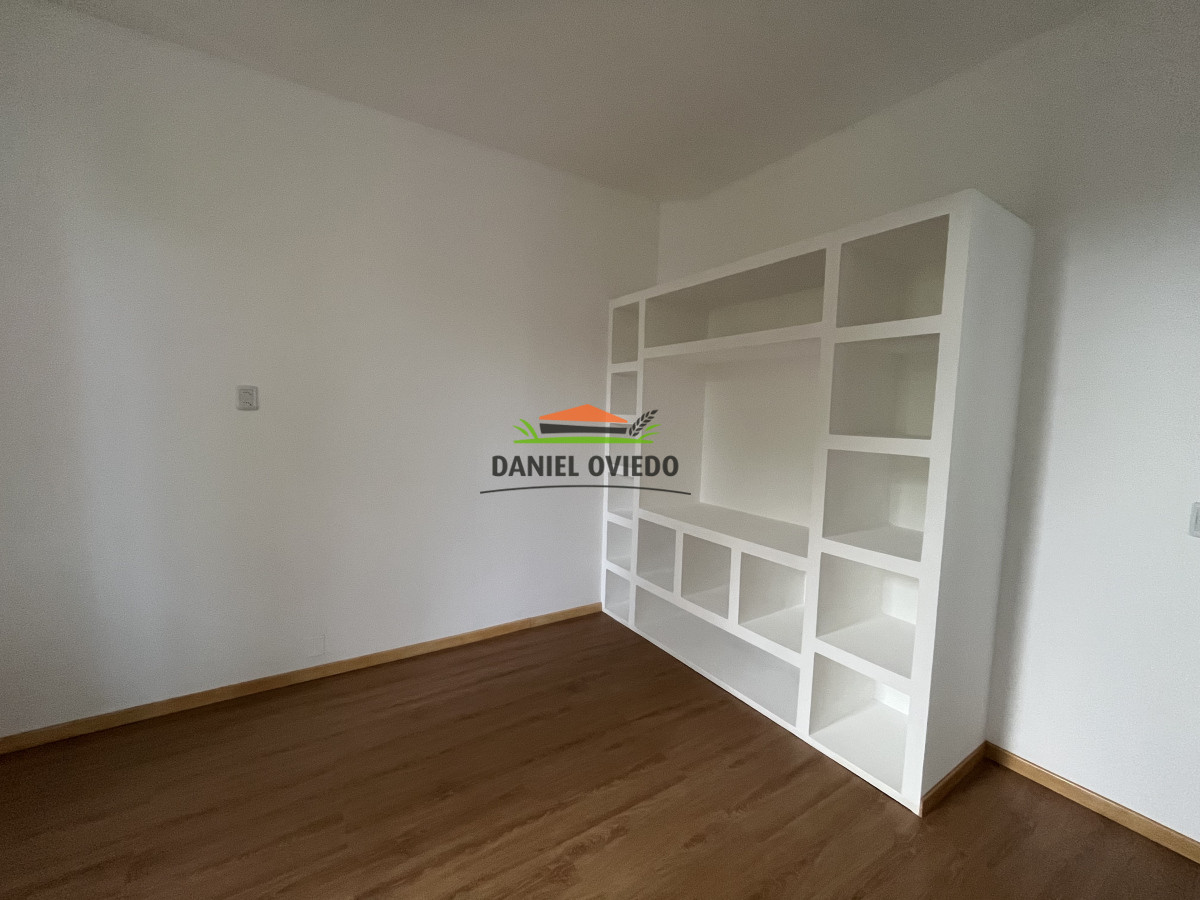 Apartamento ID.198 - Apartamento en venta de 4 dormitorios en Gral. Flores impecable estado.