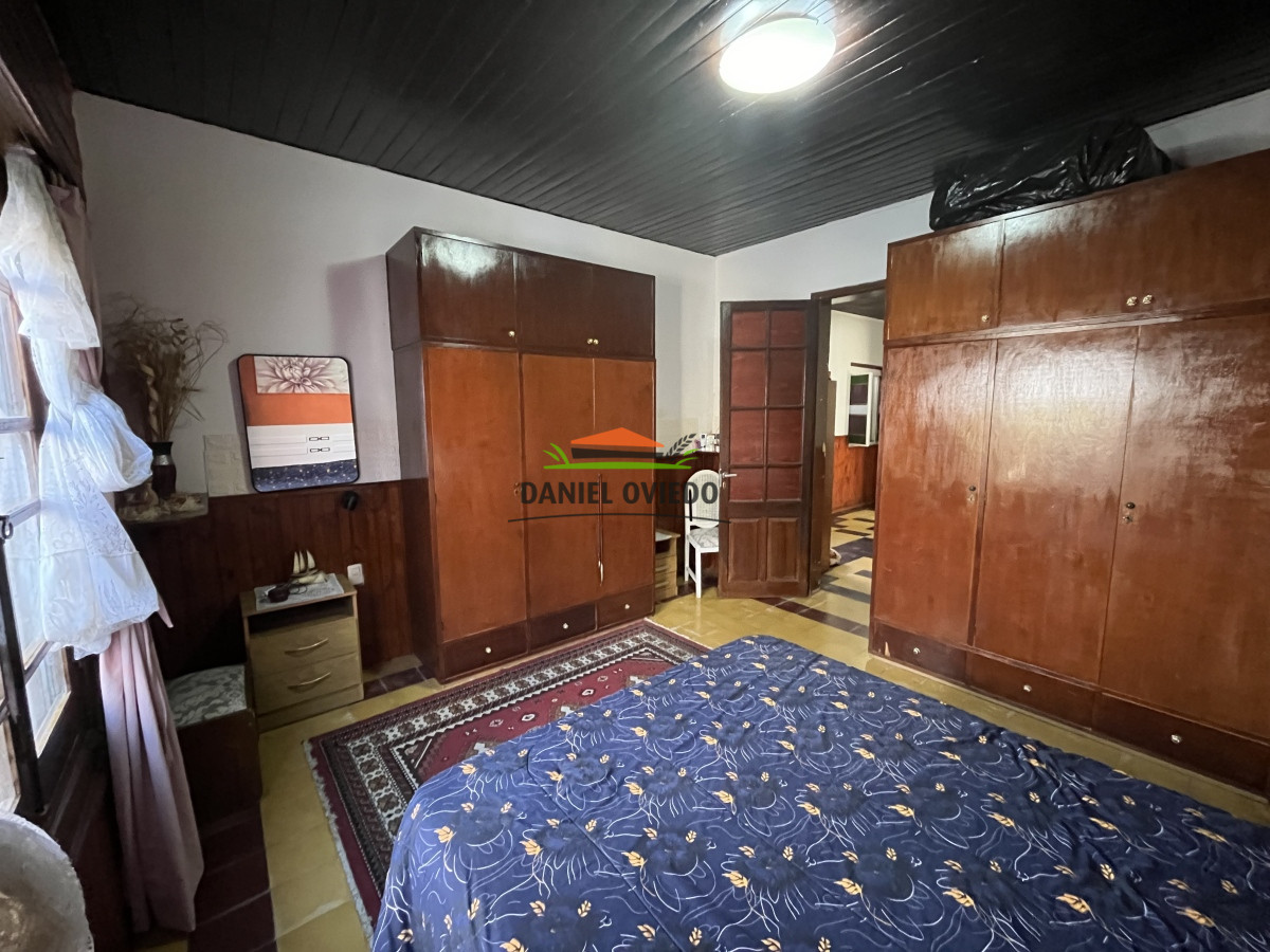 Casa ID.130 - Casa en venta con aptitud comercial en el centro de Nueva Helvecia.