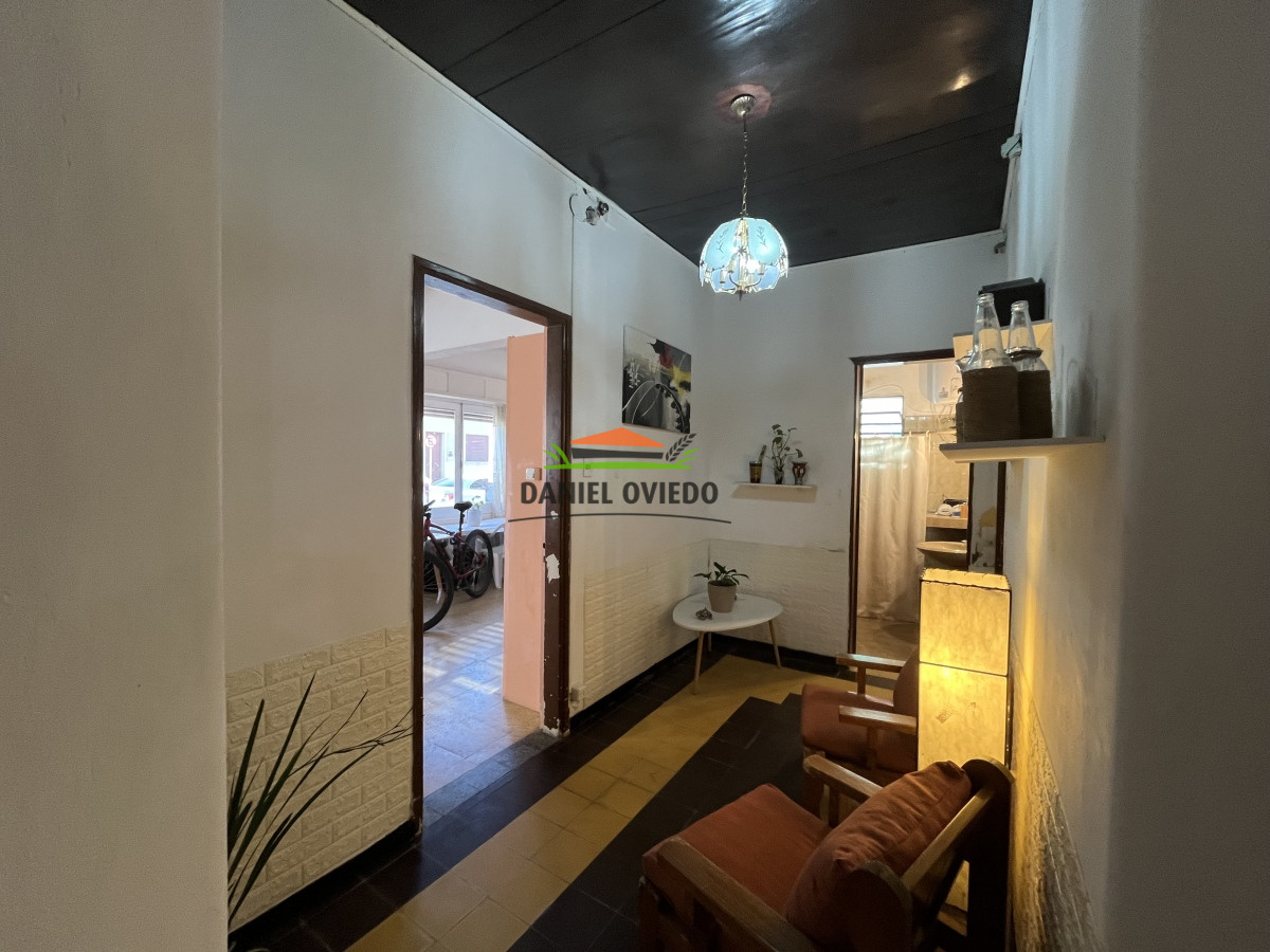 Casa ID.130 - Casa en venta con aptitud comercial en el centro de Nueva Helvecia.