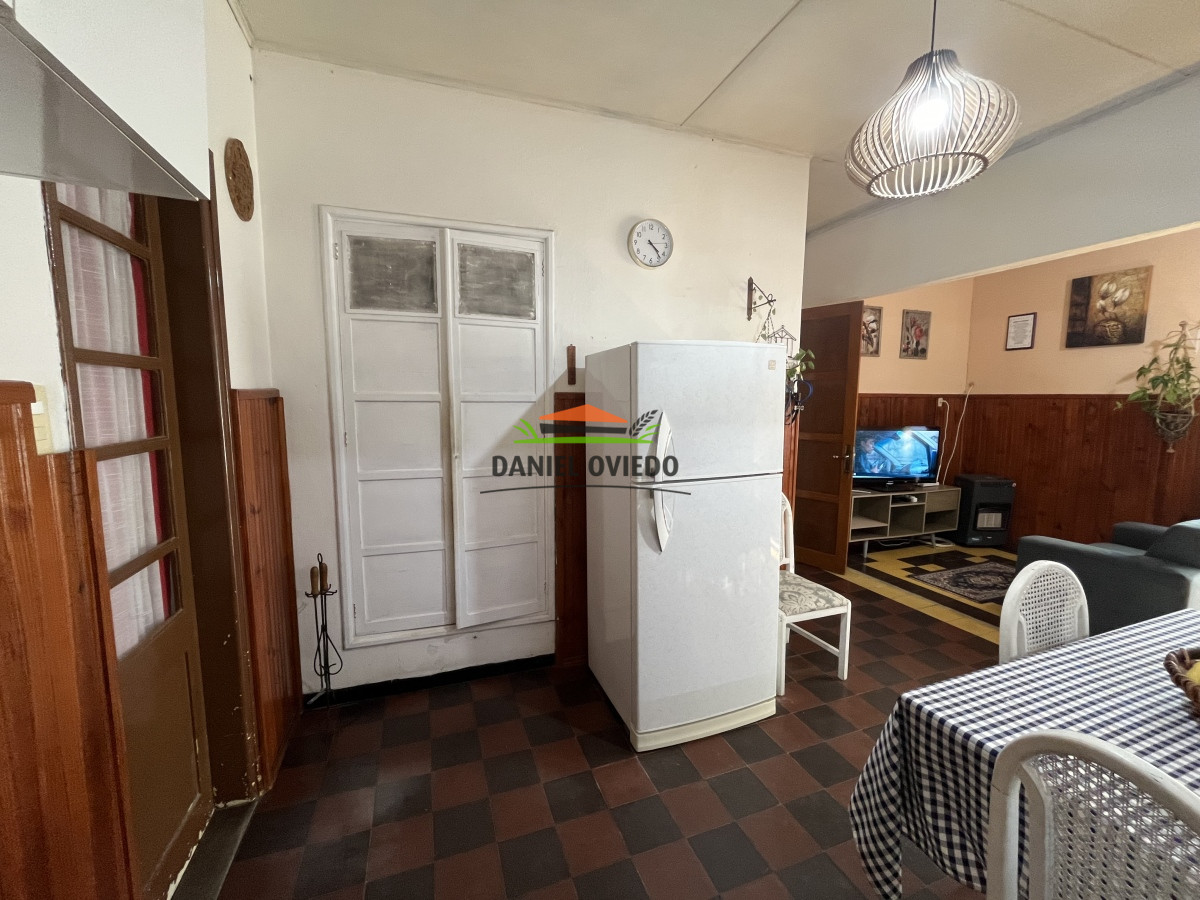 Casa ID.130 - Casa en venta con aptitud comercial en el centro de Nueva Helvecia.