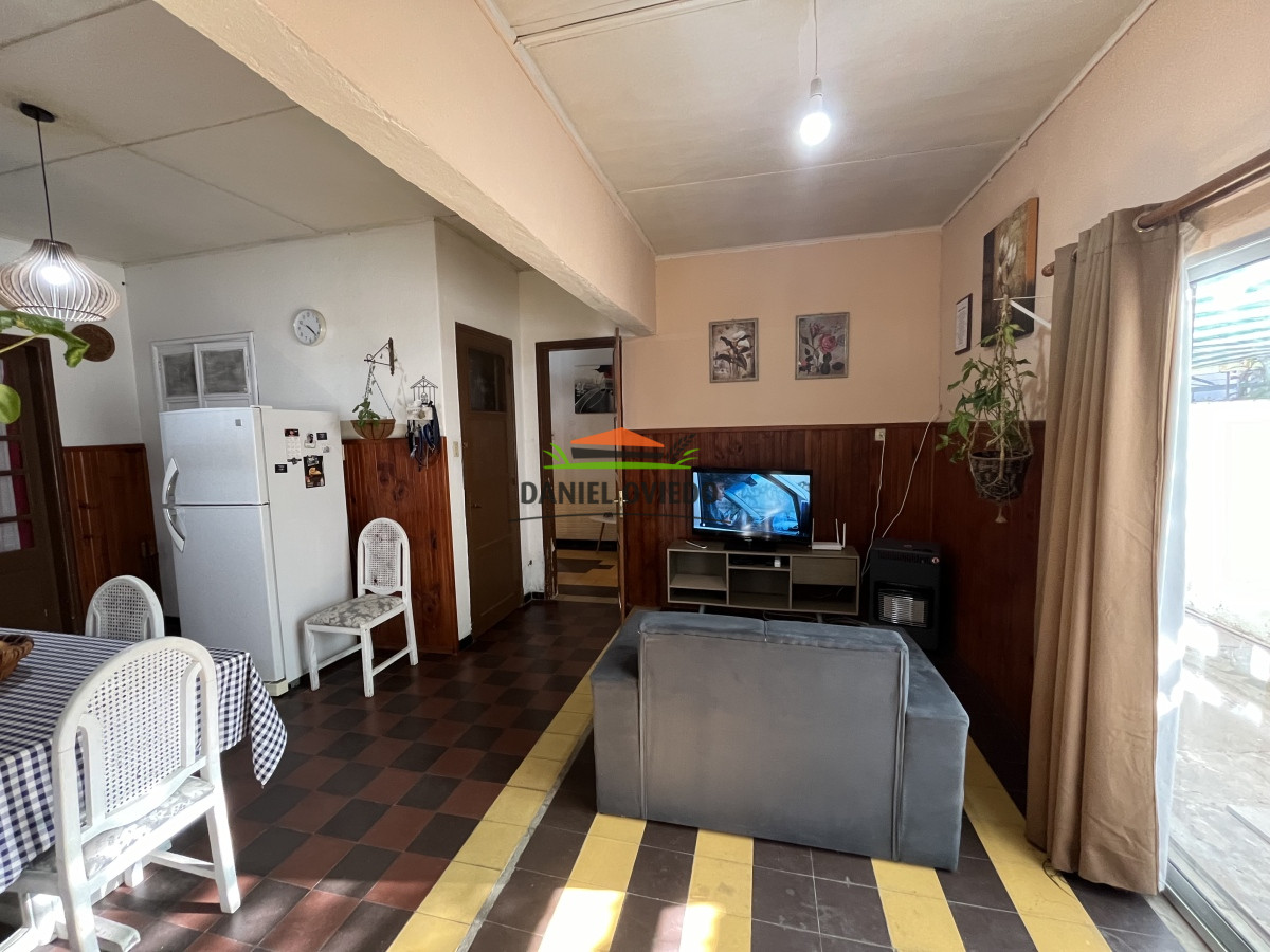 Casa ID.130 - Casa en venta con aptitud comercial en el centro de Nueva Helvecia.