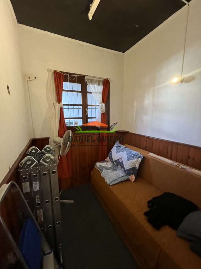 Casa ID.130 - Casa en venta con aptitud comercial en el centro de Nueva Helvecia.
