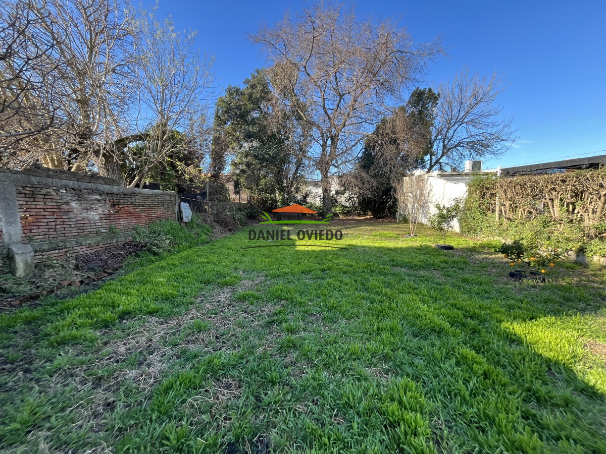 Casa ID.130 - Casa en venta con aptitud comercial en el centro de Nueva Helvecia.