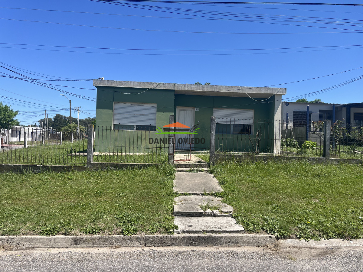 Casa ID.137 - Casa en venta en esquina con gran terreno.