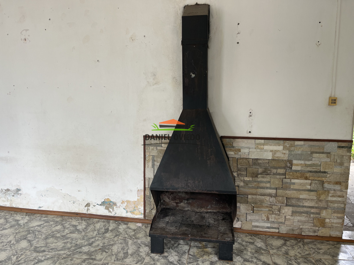 Casa ID.168 - Casa en venta a reciclar en buen estado de construcción, en Nueva Helvecia.
