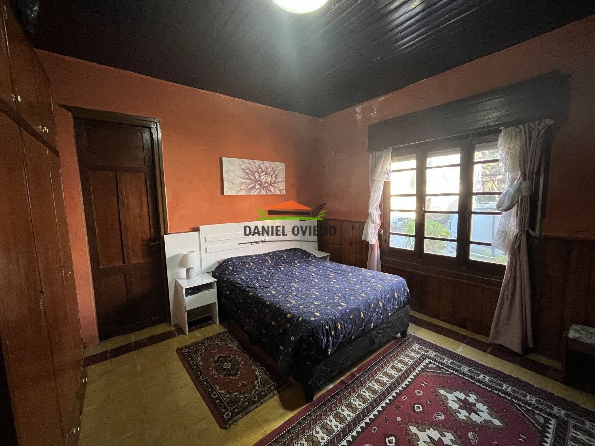 Casa ID.130 - Casa en venta con aptitud comercial en el centro de Nueva Helvecia.