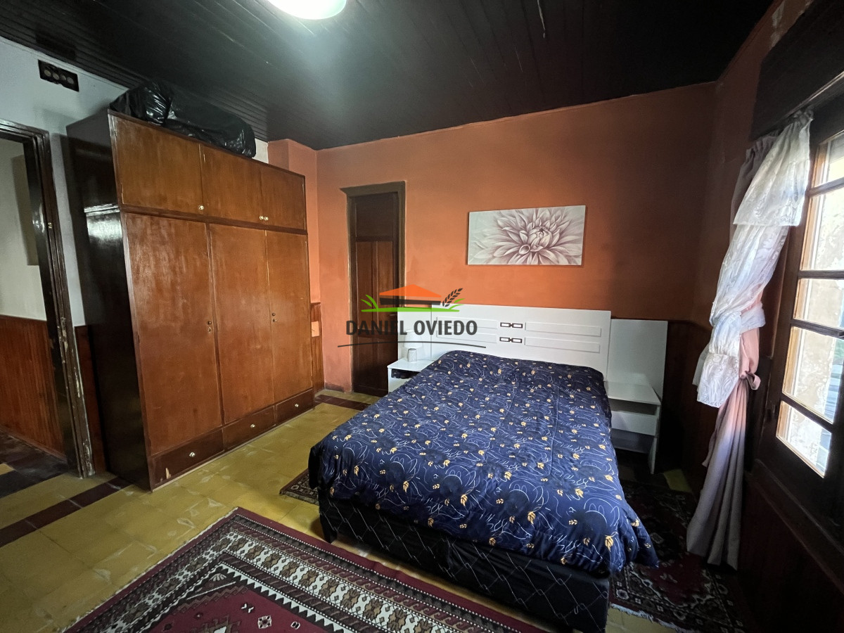 Casa ID.130 - Casa en venta con aptitud comercial en el centro de Nueva Helvecia.