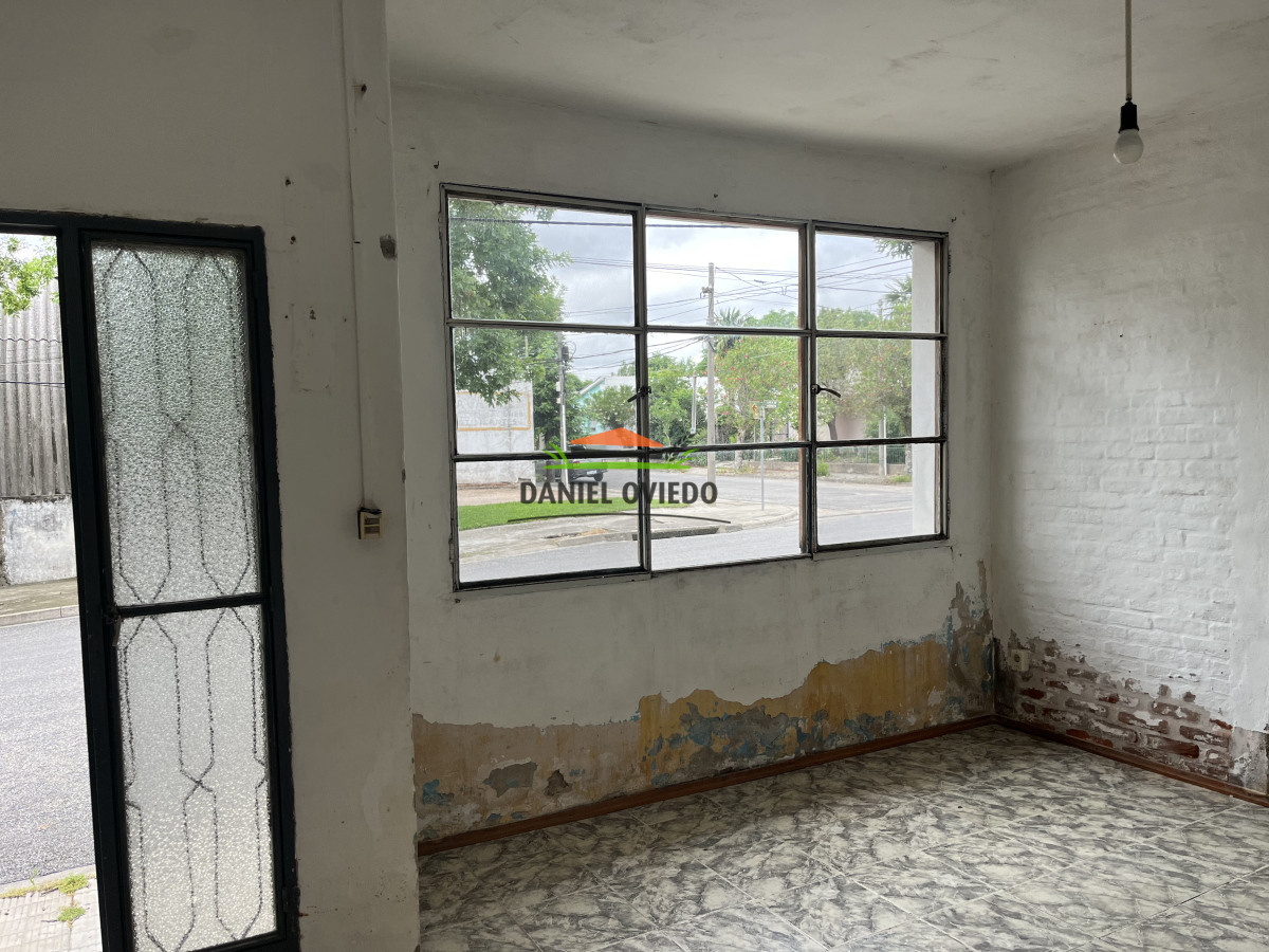 Casa ID.168 - Casa en venta a reciclar en buen estado de construcción, en Nueva Helvecia.