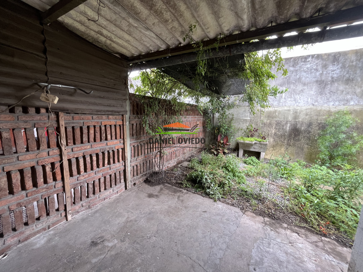 Casa ID.168 - Casa en venta a reciclar en buen estado de construcción, en Nueva Helvecia.