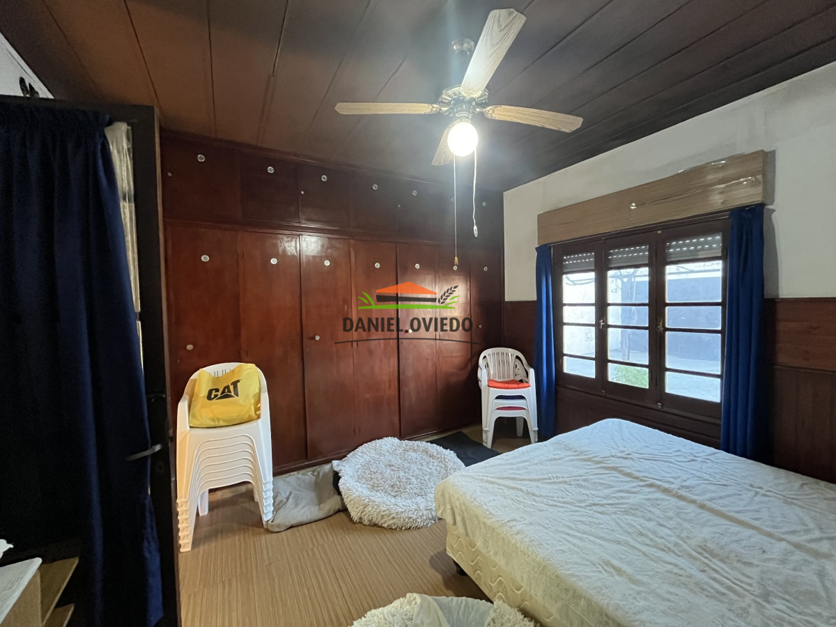 Casa ID.130 - Casa en venta con aptitud comercial en el centro de Nueva Helvecia.