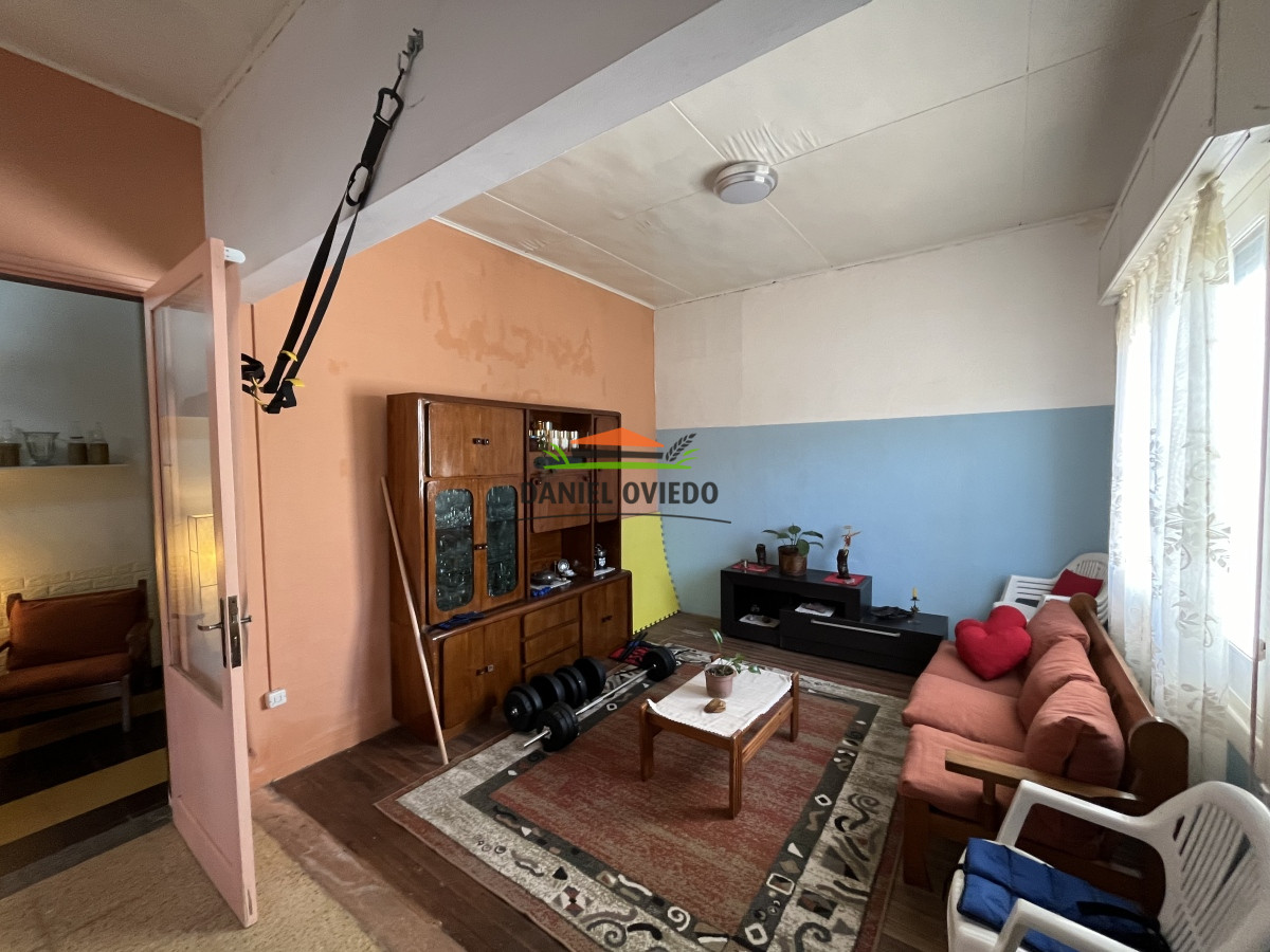 Casa ID.130 - Casa en venta con aptitud comercial en el centro de Nueva Helvecia.