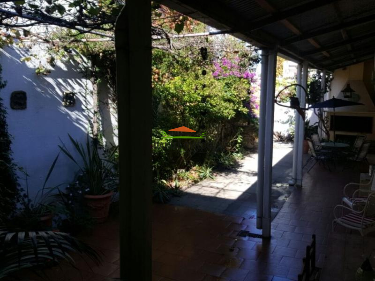 Casa ID.119 - Excelente casa estilo Colonial en venta ubicada a solo 4 cuadras del Puerto de Colonia