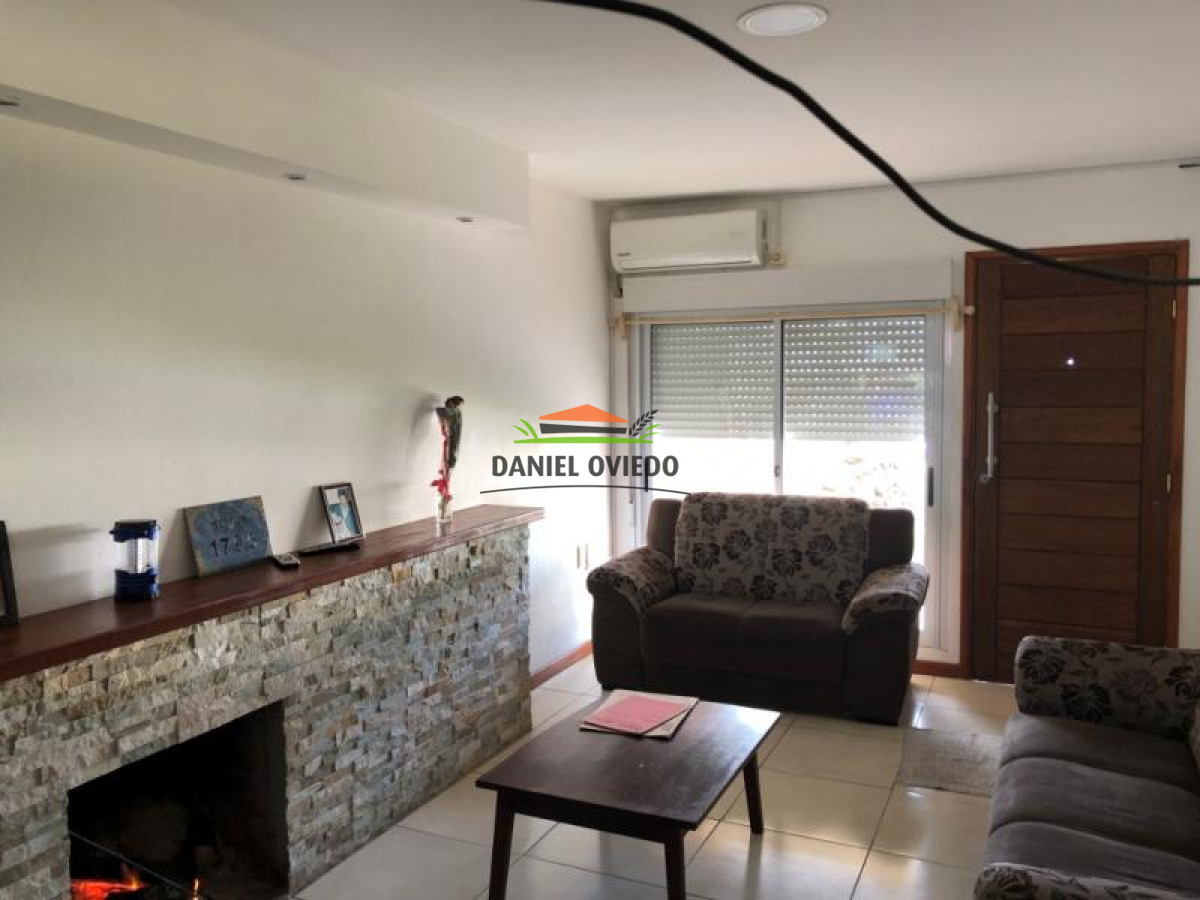 Casa ID.101 - Excelente casa en venta en calle Rincón, Tarariras.
