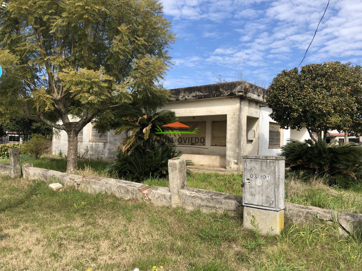 Casa ID.224/Venta-casa-a-reciclar-en-esquina-con-amplio-terreno-Radial-Conchillas. - Venta casa a reciclar en esquina con amplio terreno Radial Conchillas.