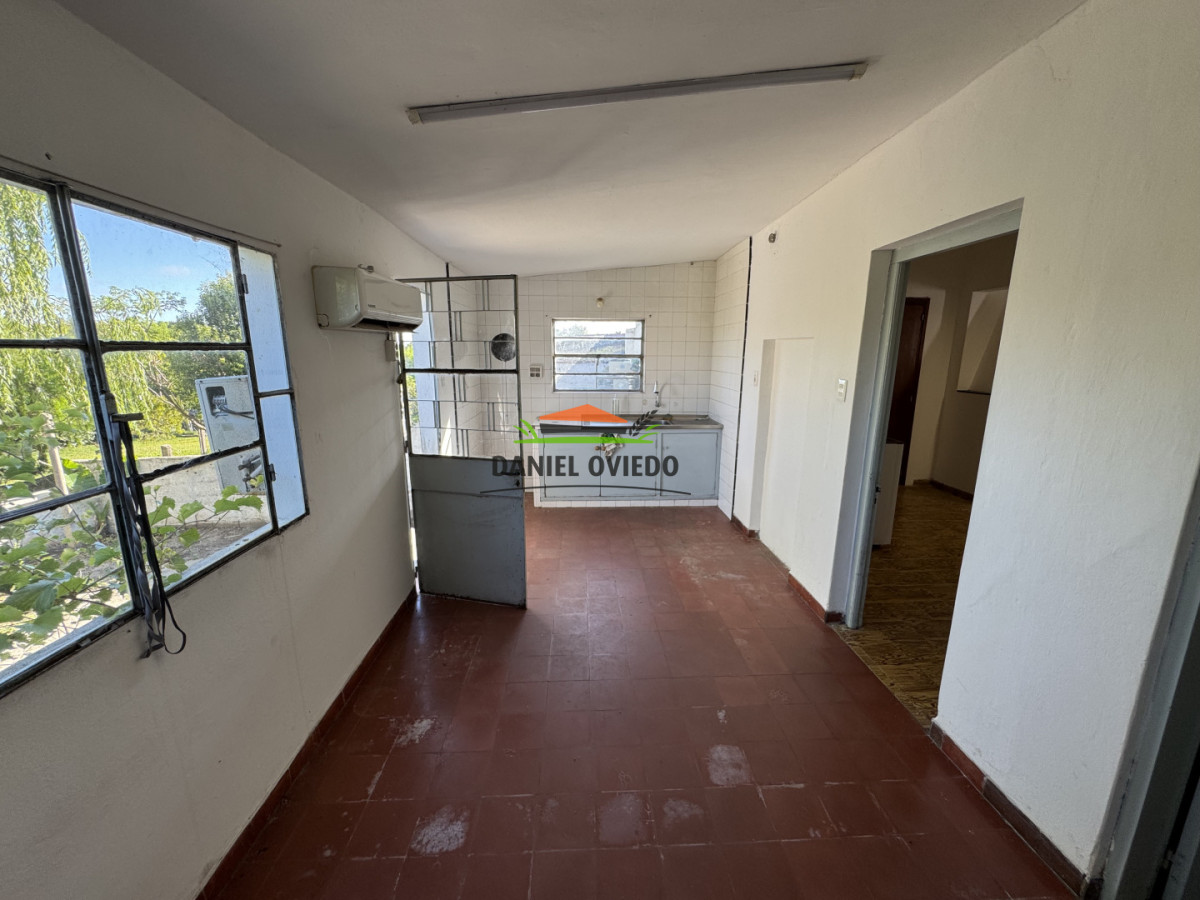 Casa ID.356/Casa-céntrica-de-2-dormitorios-con-garage-en-Nueva-Helvecia---Excelente-ubicación - Casa céntrica de 2 dormitorios con garage en Nueva Helvecia - Excelente ubicación