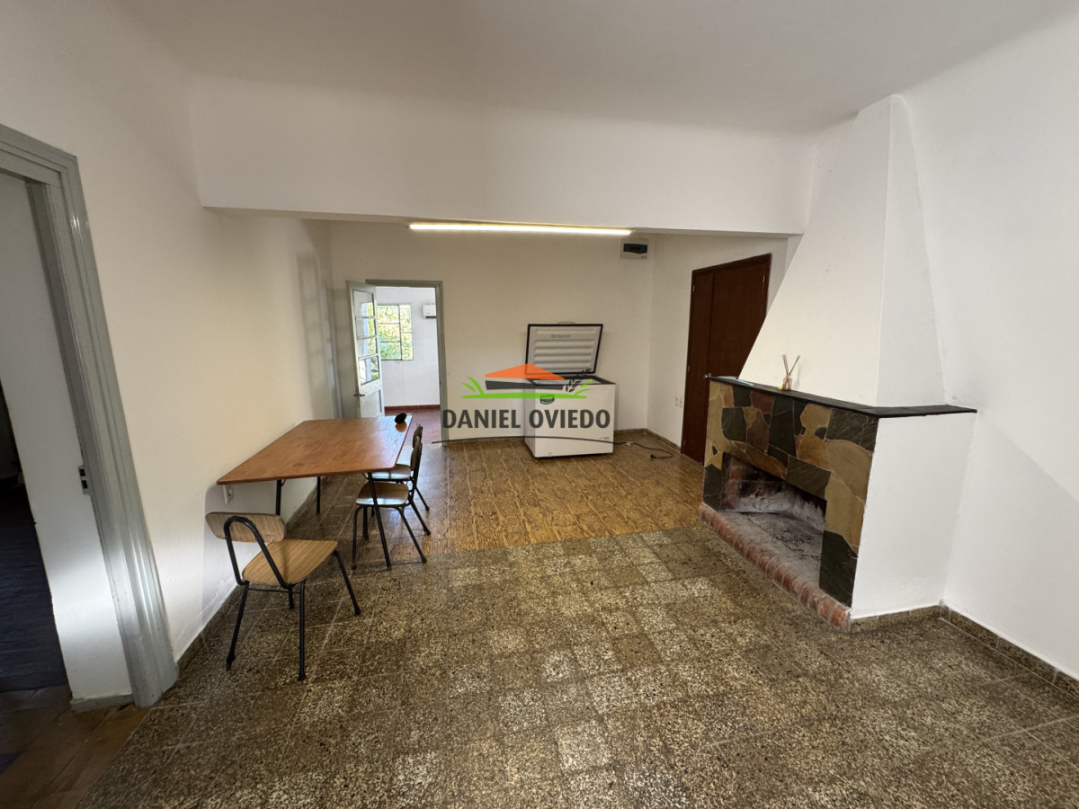 Casa ID.356/Casa-céntrica-de-2-dormitorios-con-garage-en-Nueva-Helvecia---Excelente-ubicación - Casa céntrica de 2 dormitorios con garage en Nueva Helvecia - Excelente ubicación