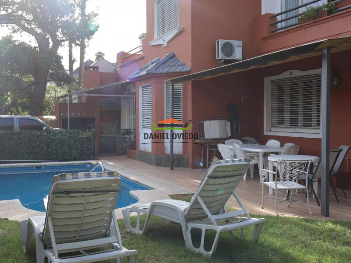 Casa ID.3 - Casa con ubicación privilegiada en Carrasco, Montevideo.