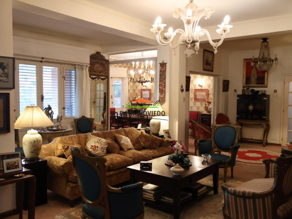 Casa ID.3 - Casa con ubicación privilegiada en Carrasco, Montevideo.