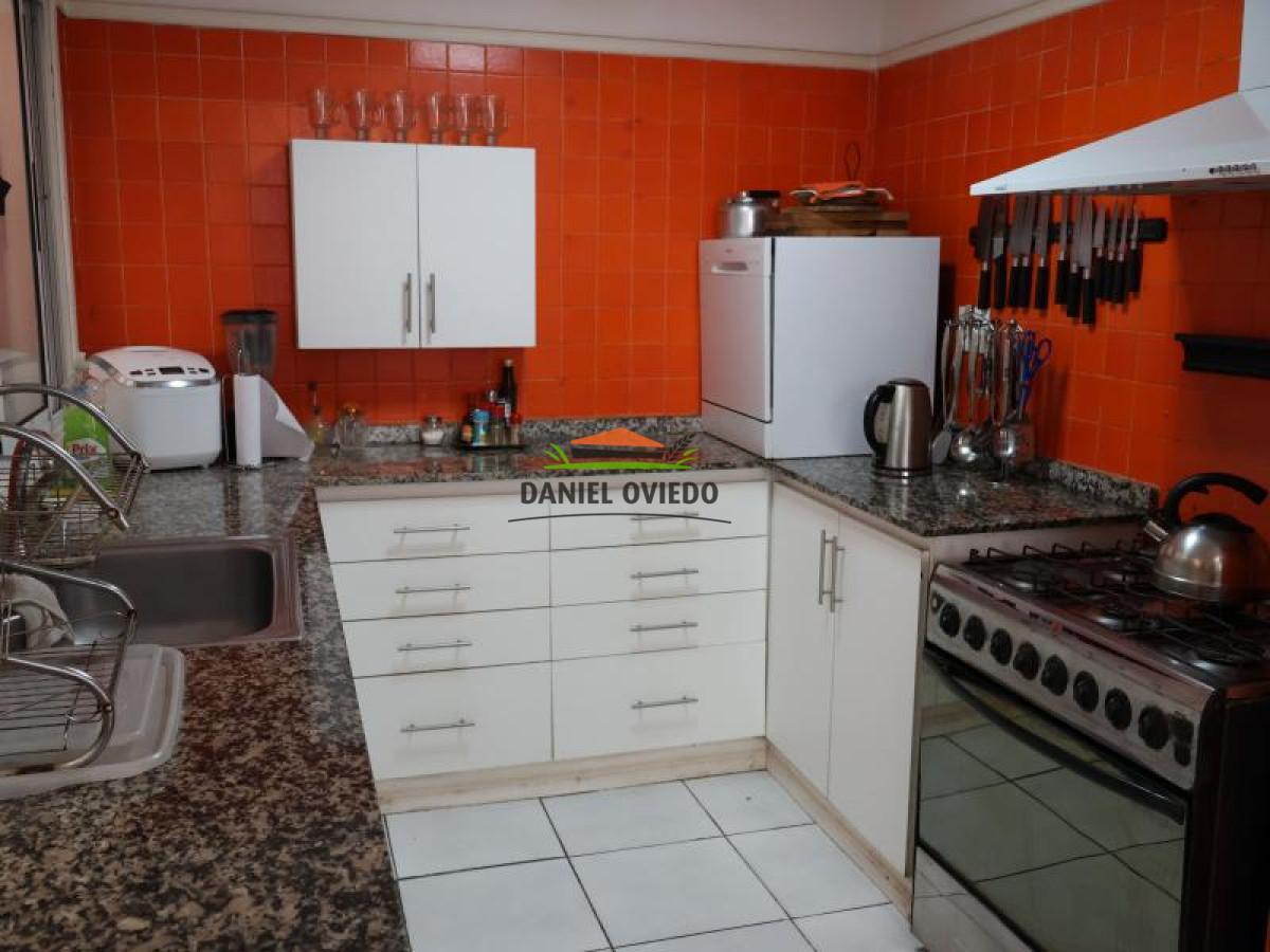Casa ID.3 - Casa con ubicación privilegiada en Carrasco, Montevideo.