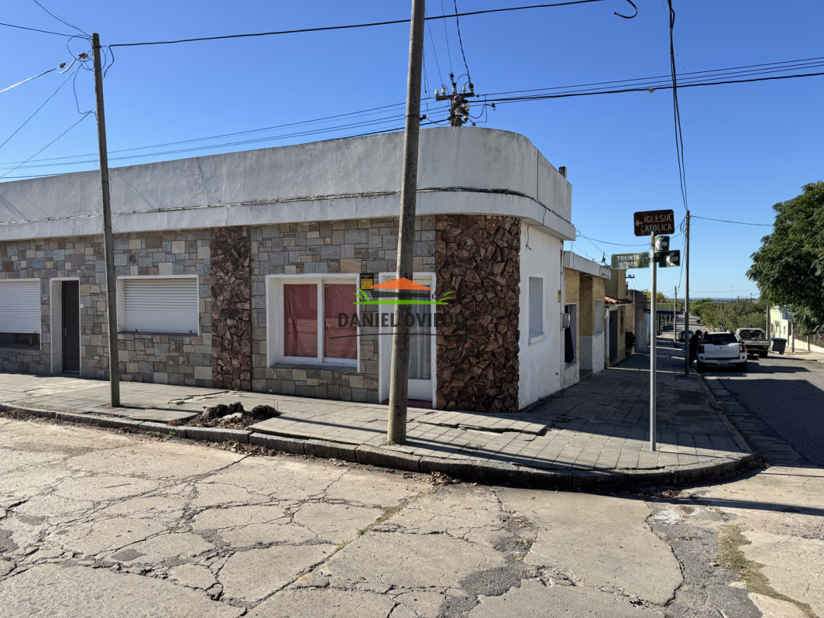 Casa ID.367/Casa-c - Casa céntrica en Nueva Helvecia, a 2 cuadras de la plaza