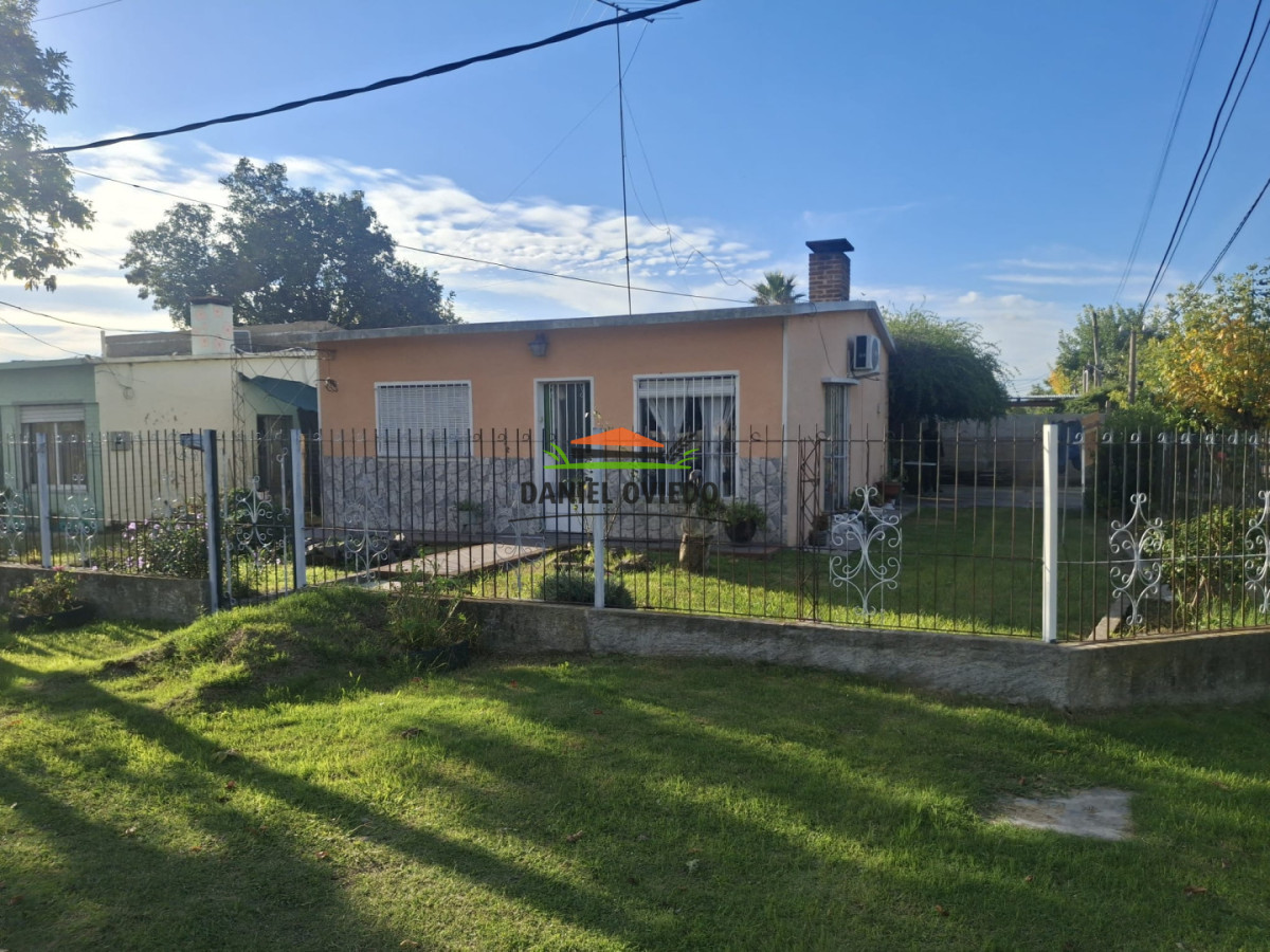 Casa ID.373/Casa-PH-en-esquina-en-venta-frente-a-Plaza-Saravia. - Casa PH en esquina en venta frente a Plaza Saravia.