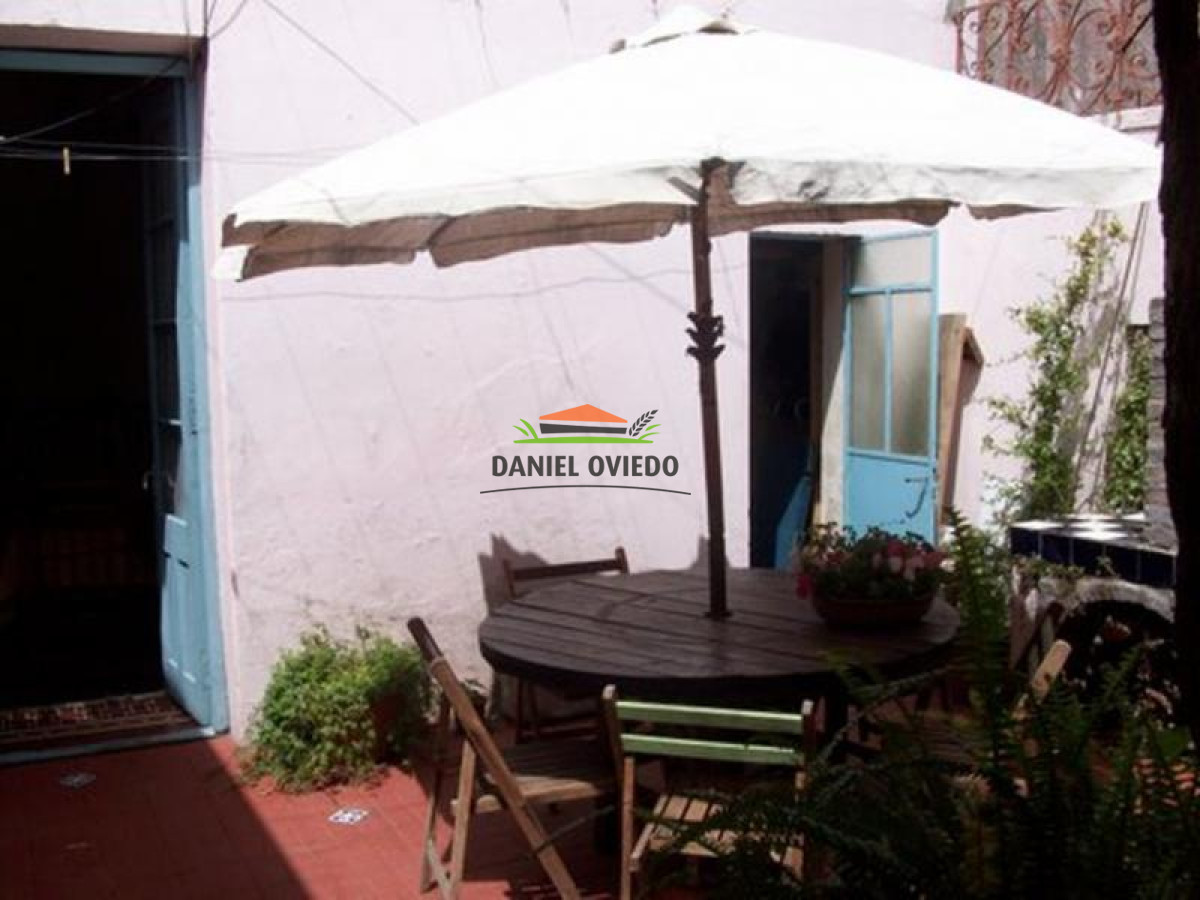 Casa ID.87/Casa-en-esquina-en-venta-en-Barrio-Histórico,-Colonia. - Casa en esquina en venta en Barrio Histórico, Colonia.