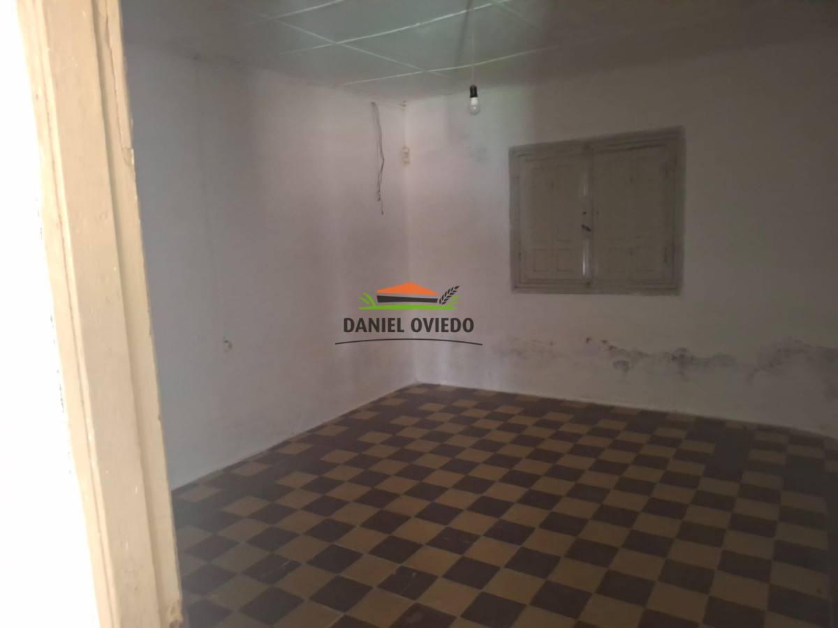 Casa ID.340/Muy-buena-ubicaci - Muy buena ubicación casa a reciclar en Carmelo.