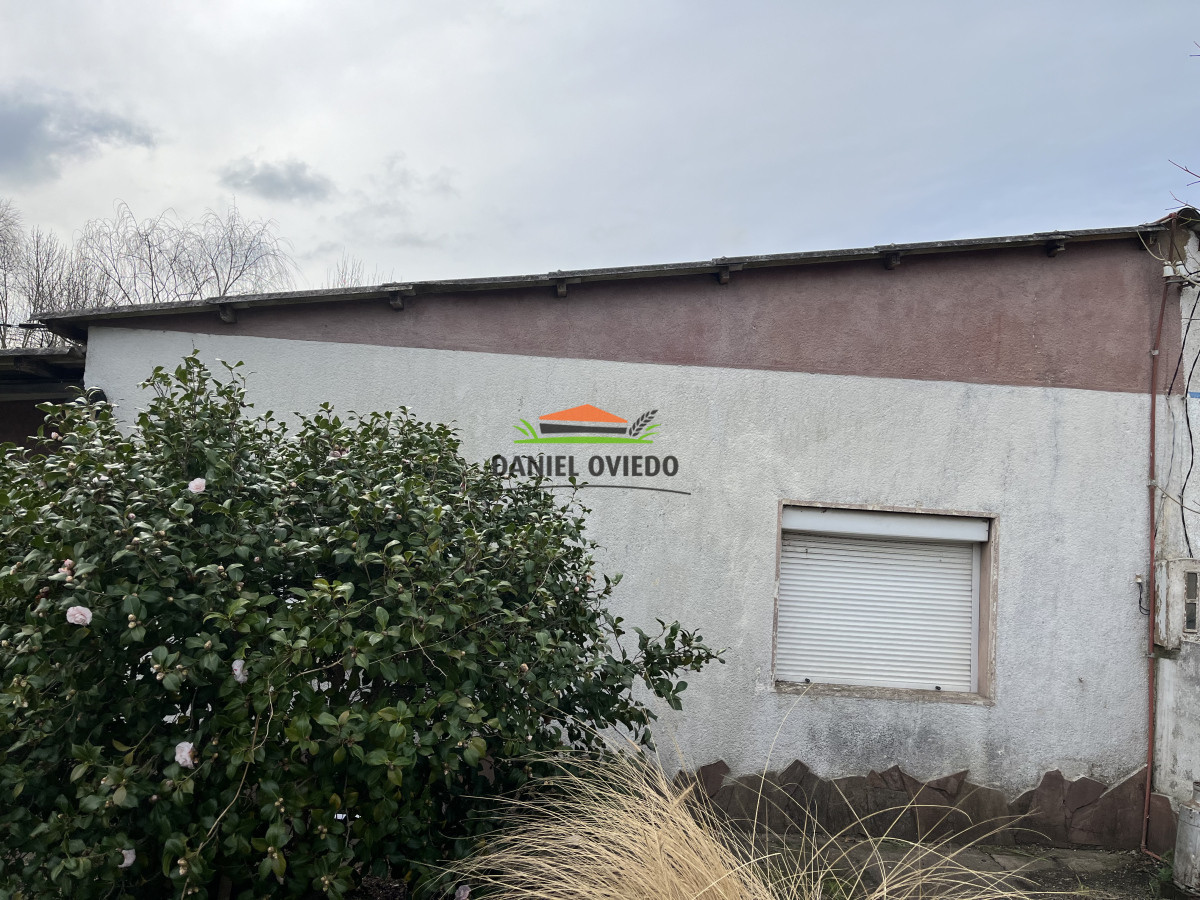 Casa ID.163 - Casa a reciclar con 2 galpones en venta en Nueva Helvecia.