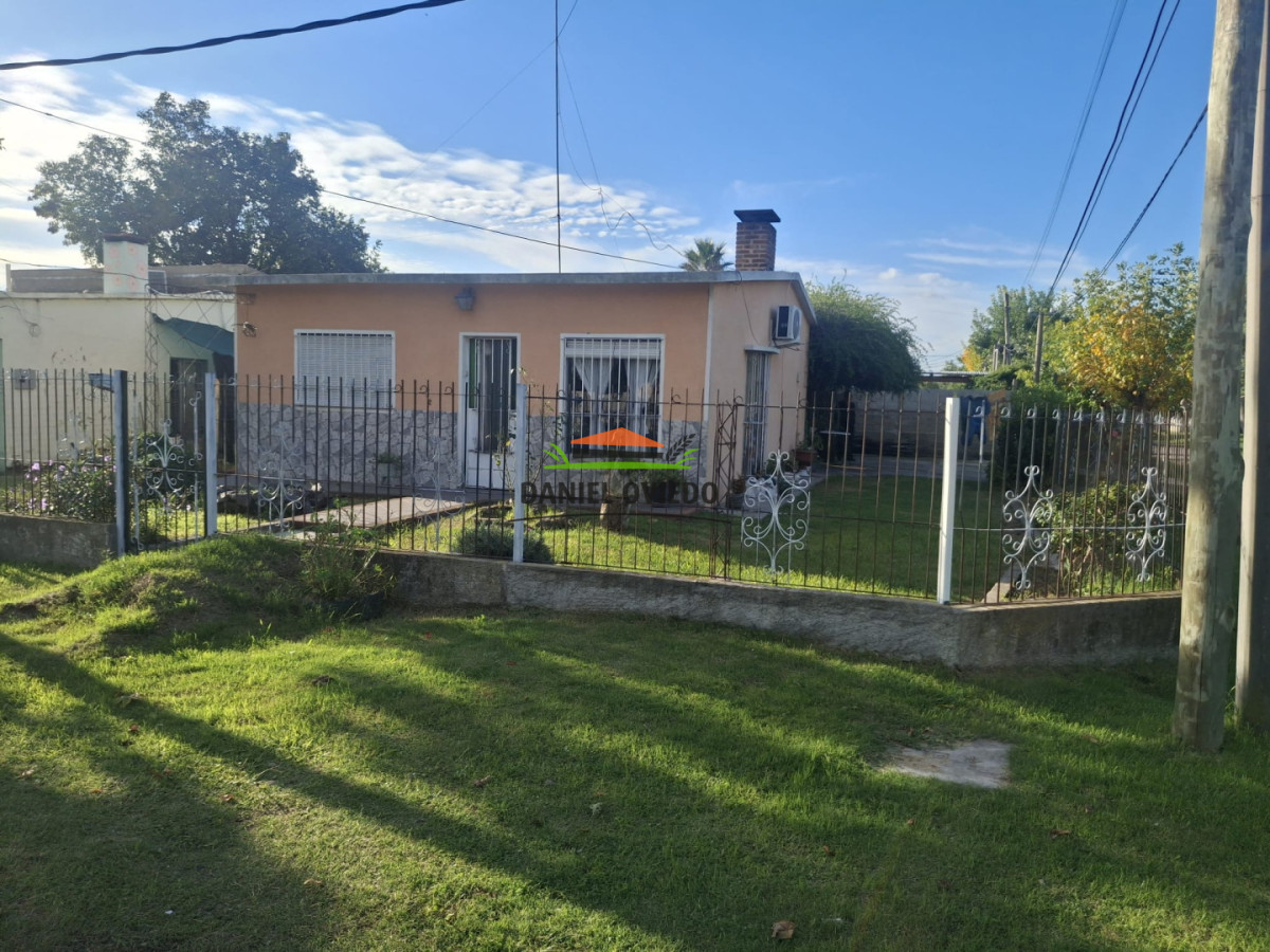 Casa ID.373/Casa-PH-en-esquina-en-venta-frente-a-Plaza-Saravia. - Casa PH en esquina en venta frente a Plaza Saravia.