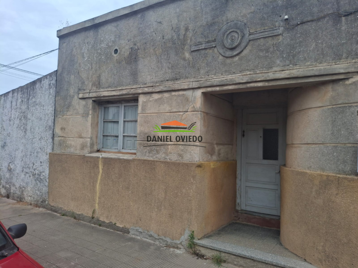 Casa ID.340/Muy-buena-ubicaci - Muy buena ubicación casa a reciclar en Carmelo.