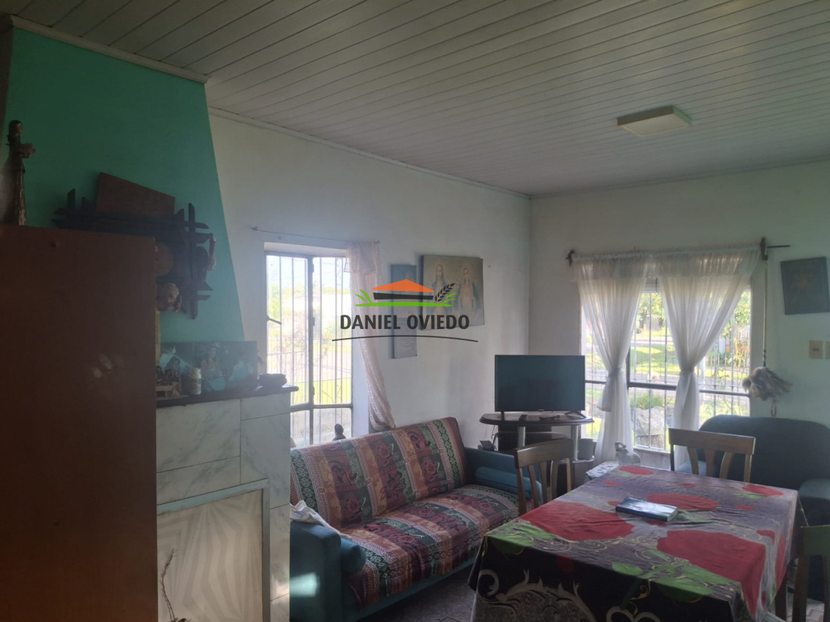 Casa ID.373/Casa-PH-en-esquina-en-venta-frente-a-Plaza-Saravia. - Casa PH en esquina en venta frente a Plaza Saravia.