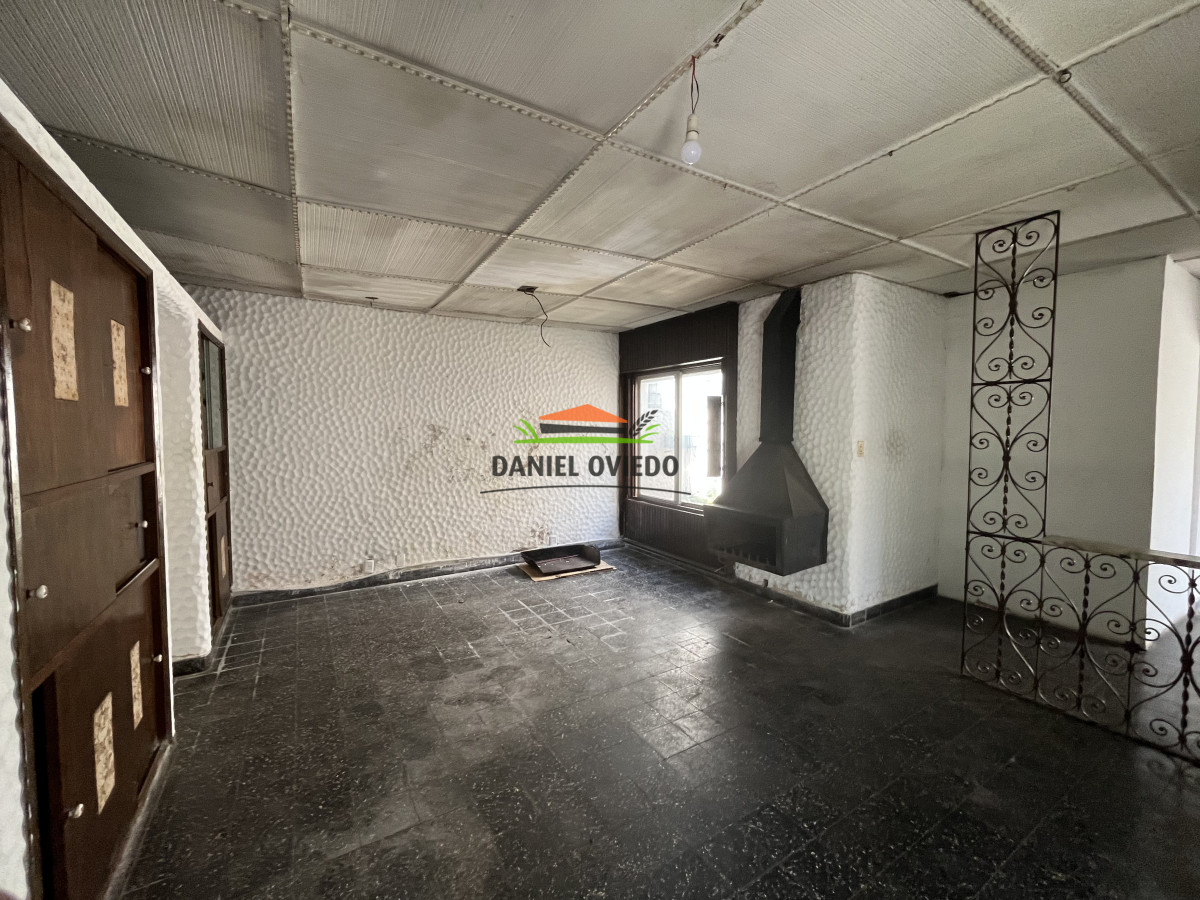 Casa ID.257/Amplia-casa-ubicada-en-el-centro-en-calle-Zorrilla-en-venta. - Amplia casa ubicada en el centro en calle Zorrilla en venta. 