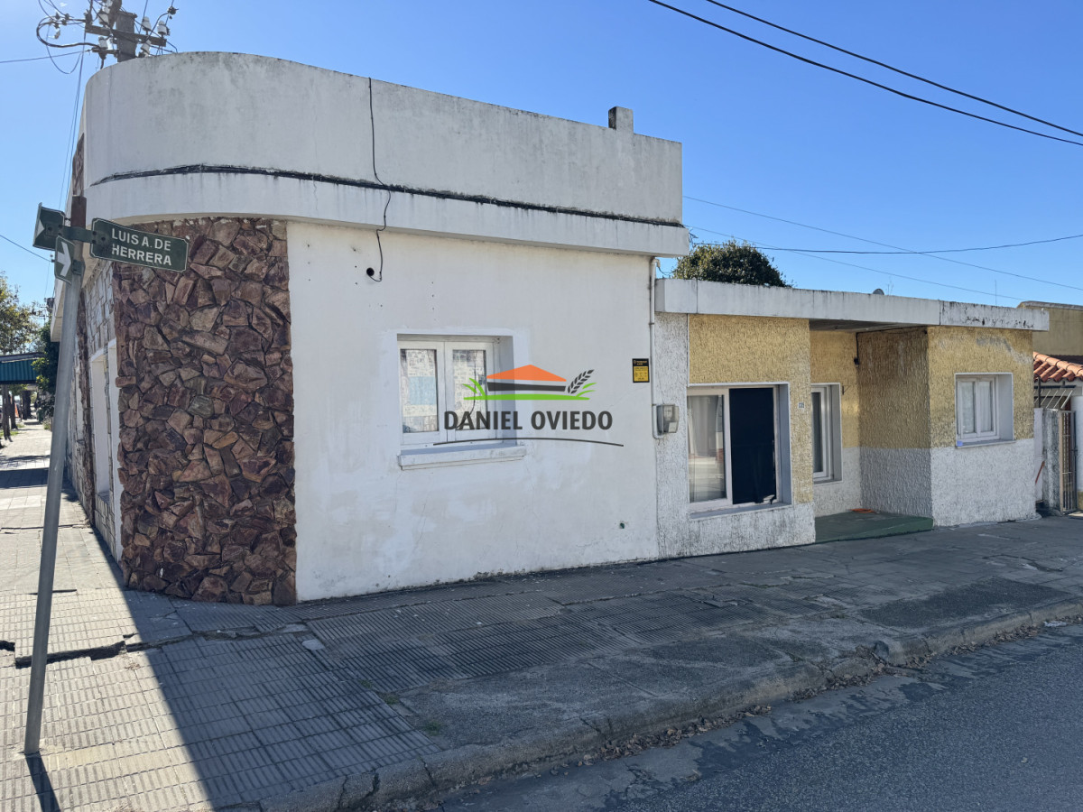 Casa ID.367/Casa-c - Casa céntrica en Nueva Helvecia, a 2 cuadras de la plaza