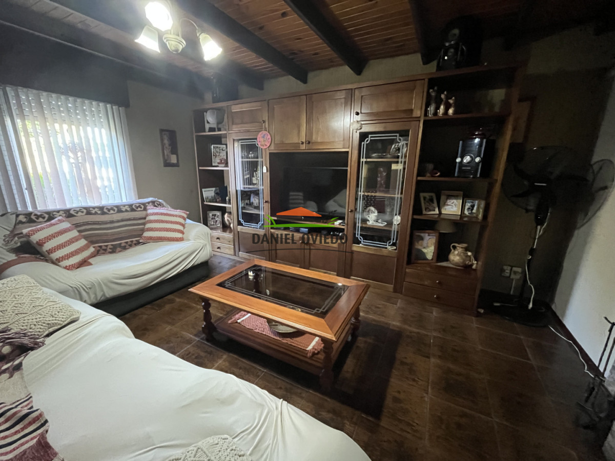 Casa ID.355/Excelente-propiedad-con-piscina,-barbacoa-y-garaje-en-Nueva-Helvecia - Excelente propiedad con piscina, barbacoa y garaje en Nueva Helvecia