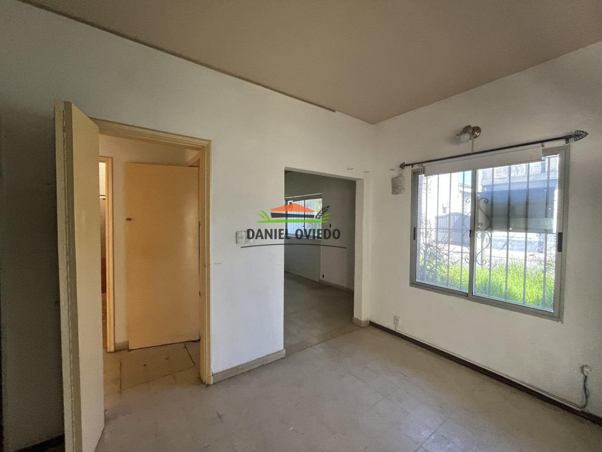 Casa ID.257/Amplia-casa-ubicada-en-el-centro-en-calle-Zorrilla-en-venta. - Amplia casa ubicada en el centro en calle Zorrilla en venta. 